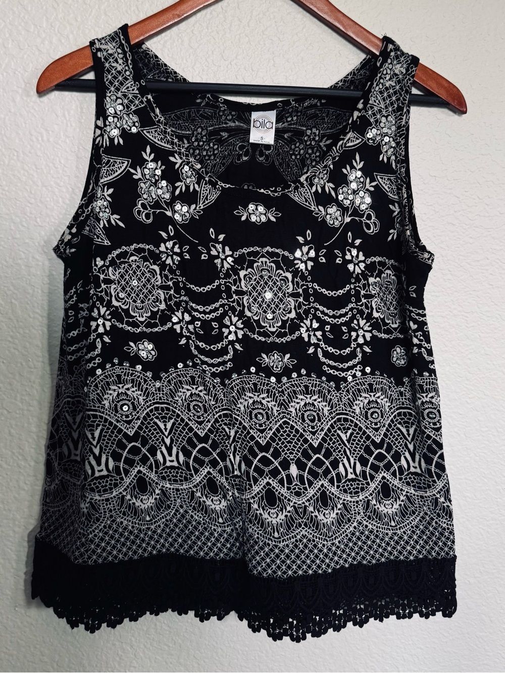 Black and White Bila Lace Hem Boho Sleeveless Top S